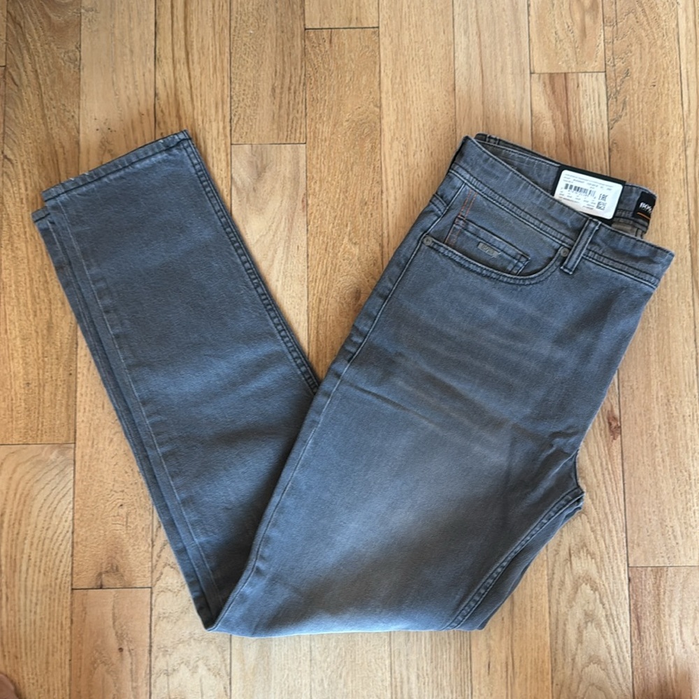 NWT Hugo boss men’s tapered fit jeans